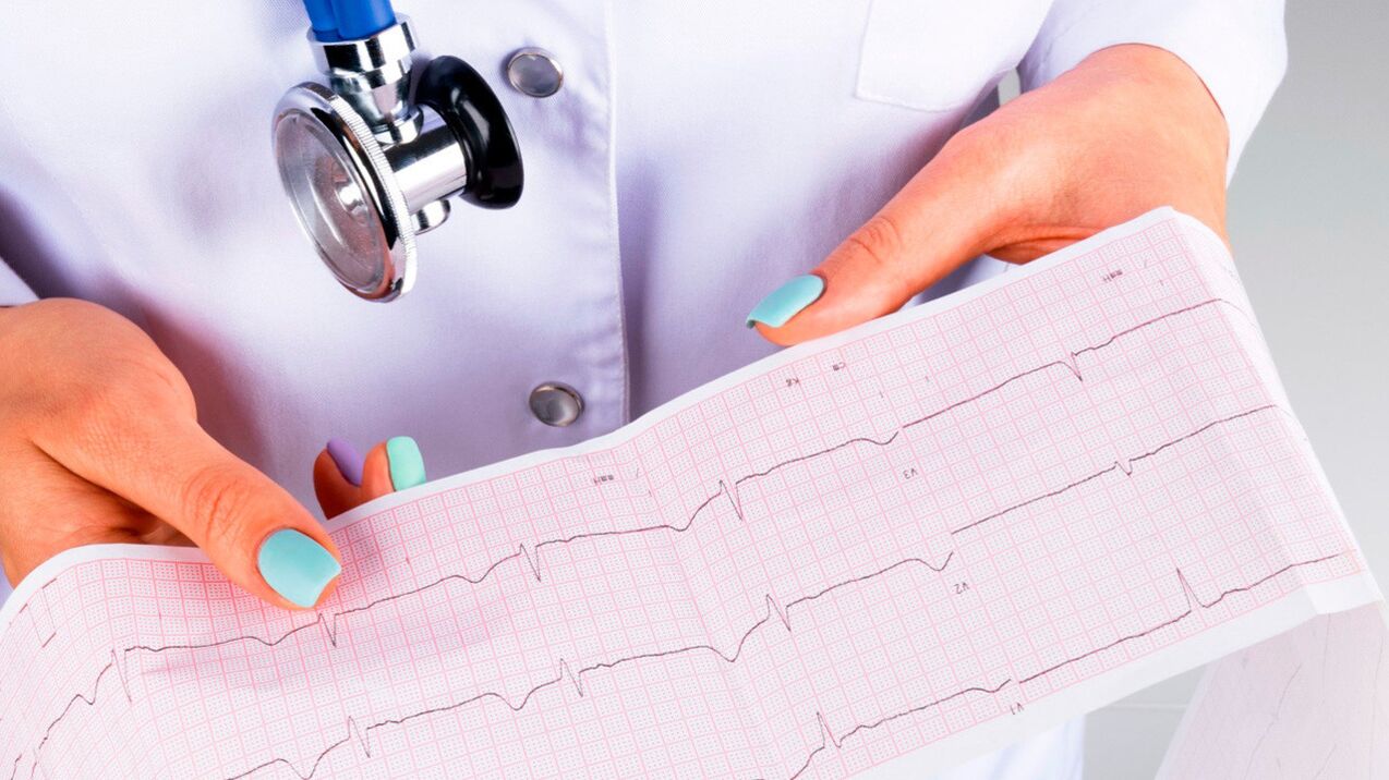 Os pacientes hipertensos necesitan controlar a súa condición cardíaca mediante un ECG